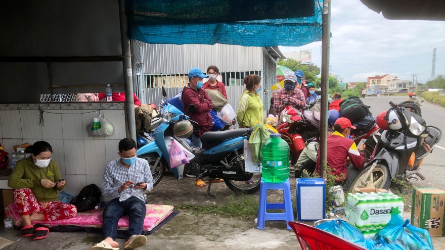 Hậu Giang kiến nghị Chính phủ chỉ đạo các tỉnh, thành không để người dân tự phát về quê