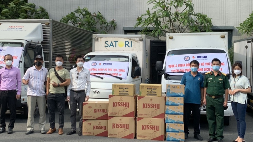 Doanh nhân Việt tại Hàn Quốc và Anh “bắt tay” hỗ trợ trong nước chống dịch Covid-19