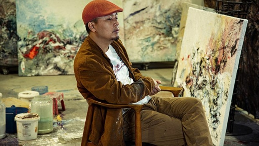 Vietnamese painter holds solo exhibition in Italy for first time