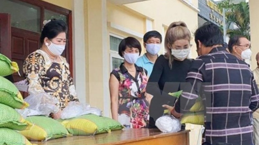 Struggling Vietnamese Cambodians receive aid amid COVID-19 pandemic