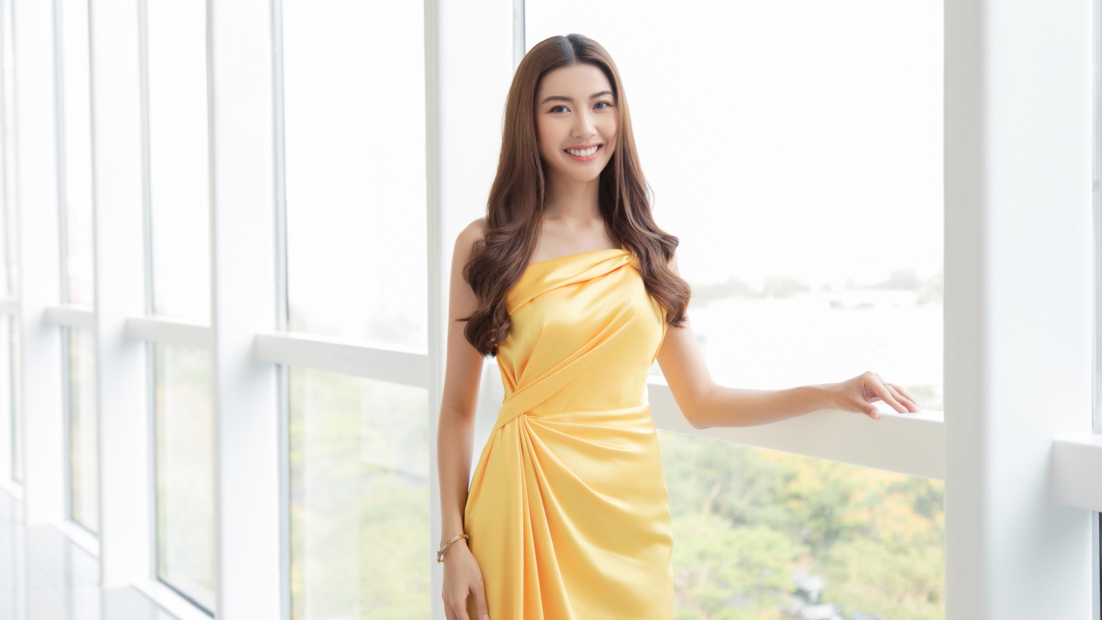 Á hậu Thuý Vân đón sinh nhật 28 tuổi ấm áp bên gia đình