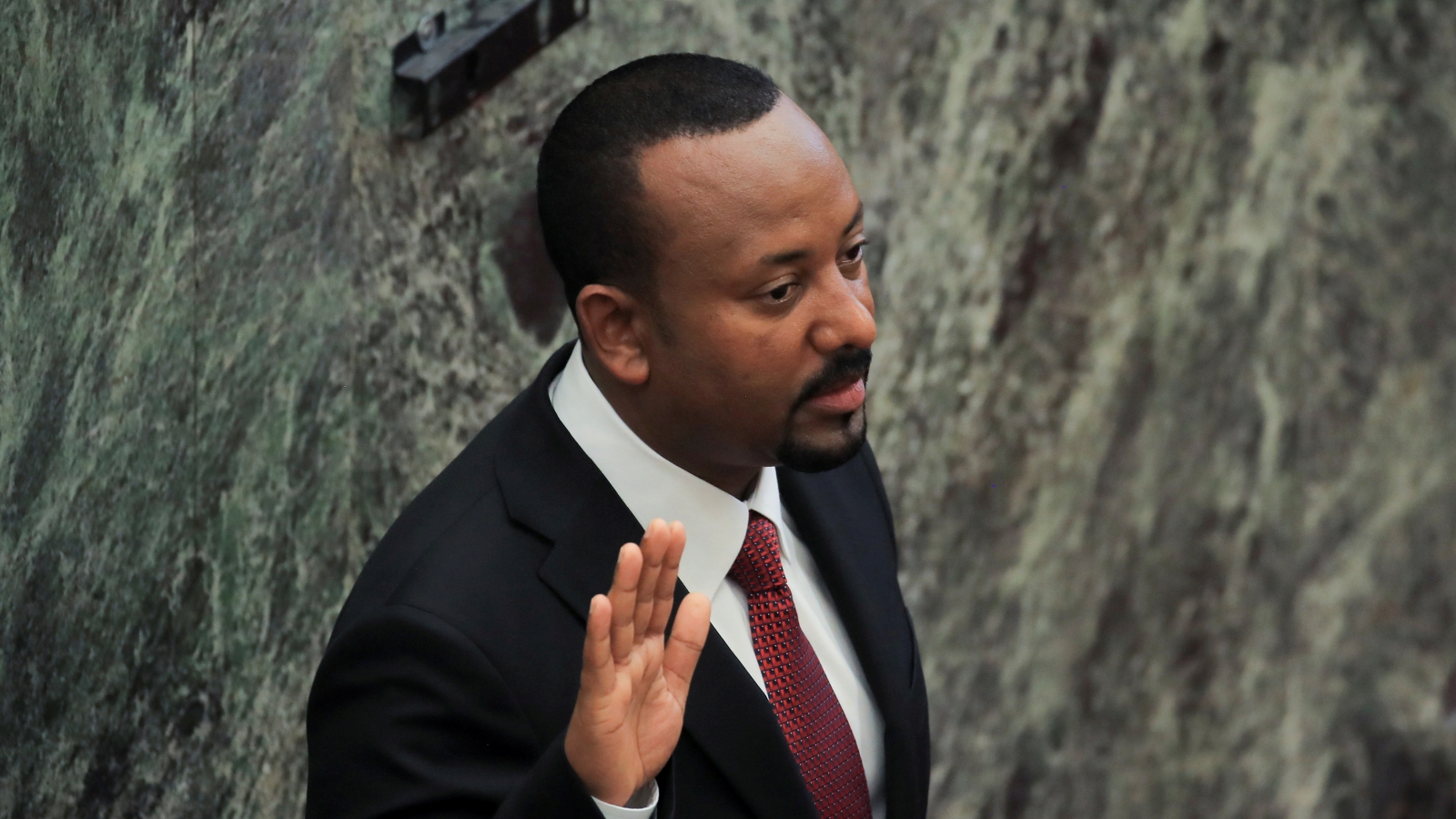 Thủ đô nguy cấp, Thủ tướng đạt giải Nobel hòa bình của Ethiopia thề “chôn vùi” kẻ thù