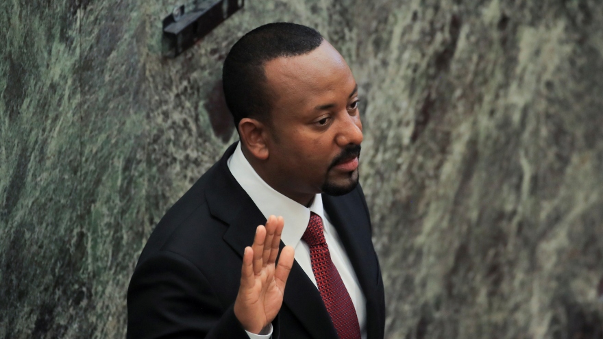 Thủ đô nguy cấp, Thủ tướng đạt giải Nobel hòa bình của Ethiopia thề “chôn vùi” kẻ thù