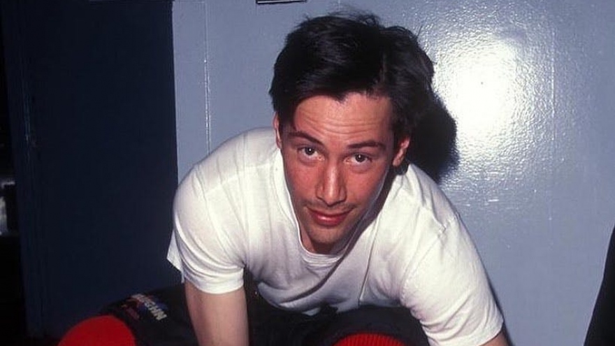 Ngắm vẻ lãng tử, phong trần của Keanu Reeves qua loạt ảnh hồi trẻ