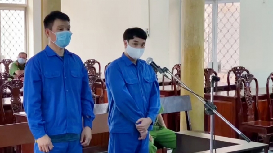 Lãnh án chung thân vì vận chuyển 6 bánh heroin và 1kg ma túy đá