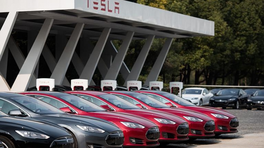 Ứng dụng Tesla ngừng hoạt động khiến chủ sở hữu không thể rời xe