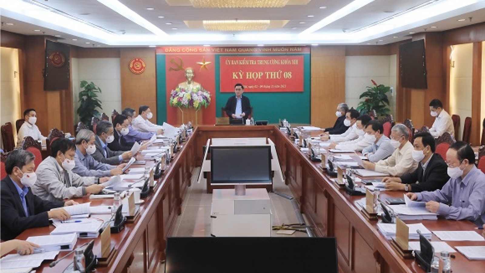  Ủy ban Kiểm tra Trung ương kỷ luật và đề nghị kỷ luật nhiều cán bộ