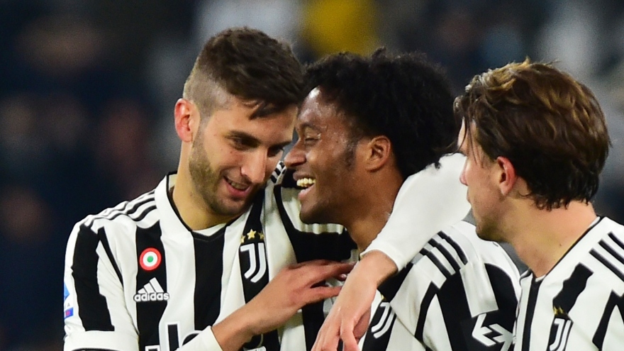 Juventus đánh bại Fiorentina nhờ pha ghi bàn “khó tin” của Juan Cuadrado