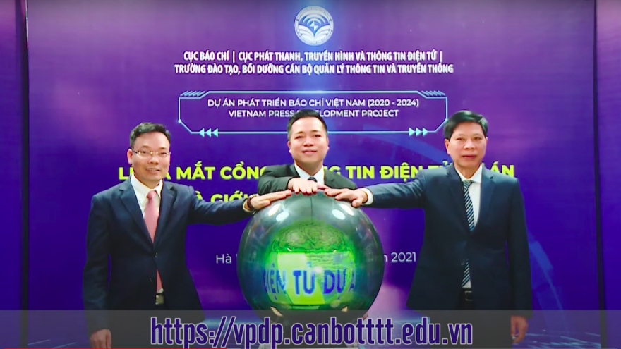 Ra mắt cổng thông tin điện tử dự án và giới thiệu sách năm 2021