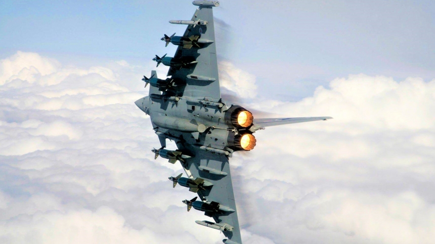 Pháp triển khai 3 tiêm kích Rafale để bảo vệ không phận Ba Lan