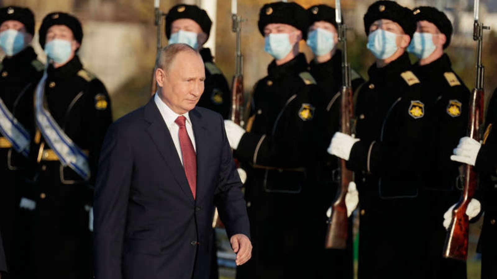 Nga điều thêm xe tăng đến gần biên giới Ukraine, Mỹ theo dõi sát sao