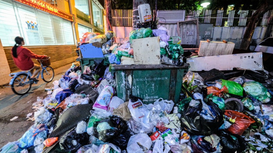 Hà Nội: bãi rác Nam Sơn tạm ngừng tiếp nhận rác vì lo ngại sự cố chất thải