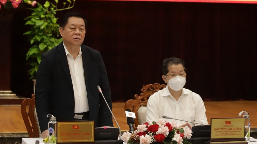 Trưởng Ban Tuyên giáo Trung ương Nguyễn Trọng Nghĩa làm việc tại Đà Nẵng