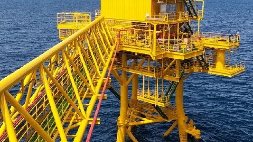 Vietsovpetro puts new generation unmanned mini oil rig into operation