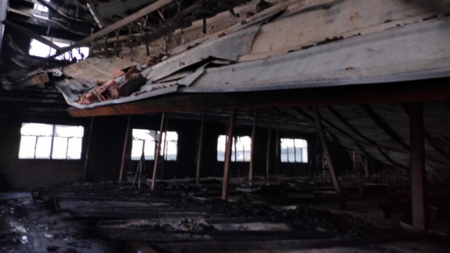 Cháy công ty gỗ rộng 10.000m² ở Bình Dương làm 3 người bị bỏng