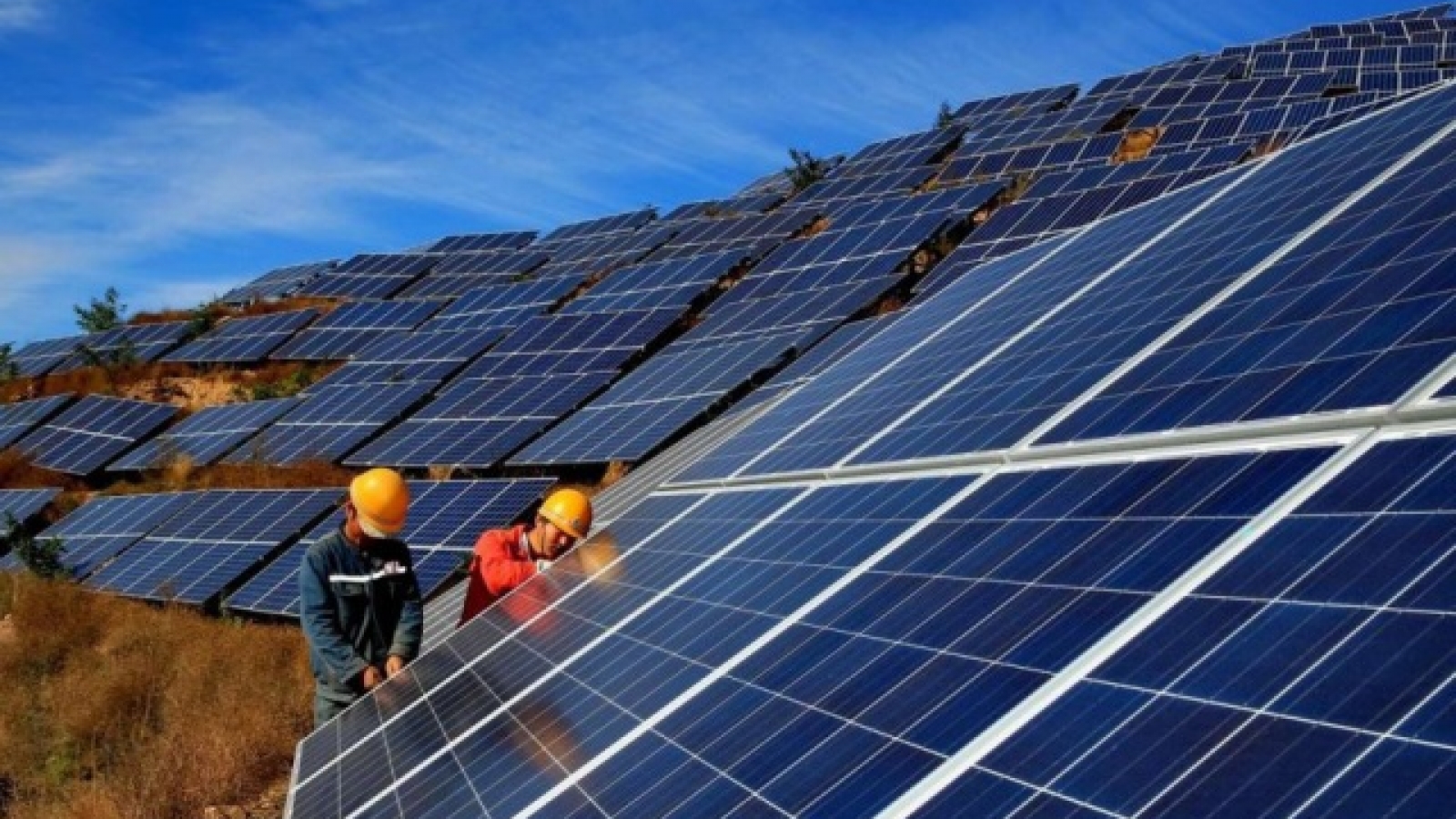 Vietnam among top 10 countries with largest installed solar power capacity 