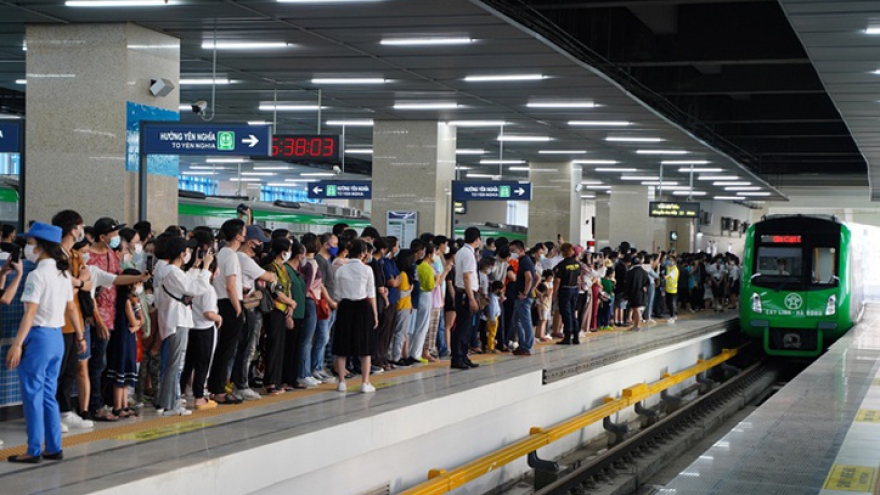 Sau 3 ngày khai thác, tàu Cát Linh - Hà Đông chở gần 100.000 lượt khách