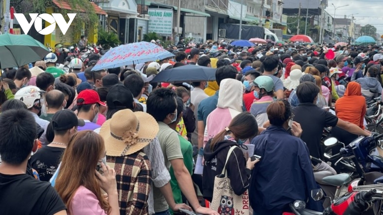Expert warns about possible resurgence of COVID-19 over coming months
