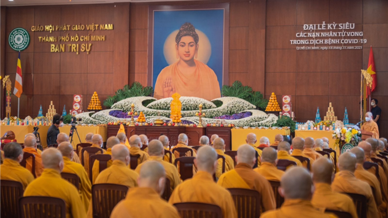 Xúc động đại lễ kỳ siêu tưởng niệm đồng bào qua đời vì COVID-19
