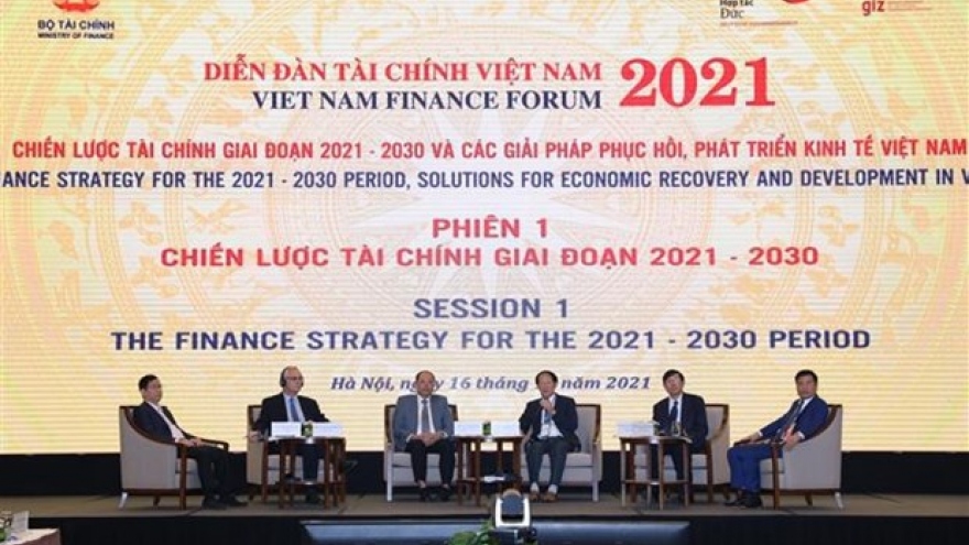 Finance forum looks into solutions for economic recovery