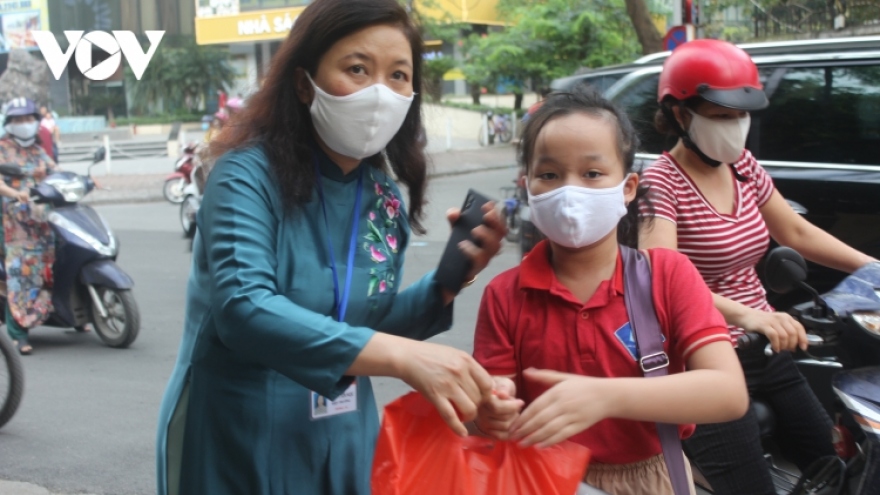 Hanoi students to resume face-to-face learning next week in safe areas