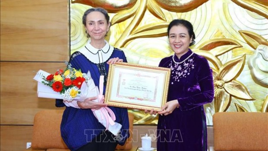 Friendship insignia bestowed upon Mexican Ambassador