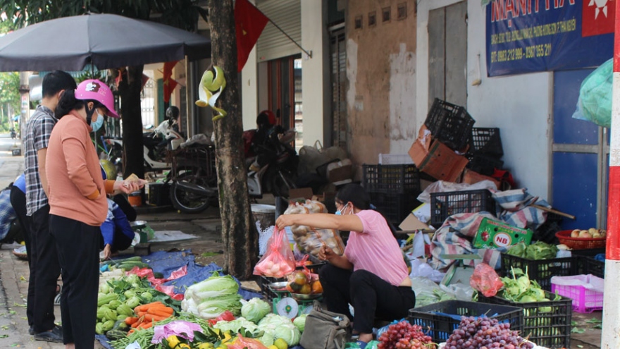 Người dân đổ xô đi mua lương thực dự trữ, Thái Nguyên cam kết đủ nguồn cung