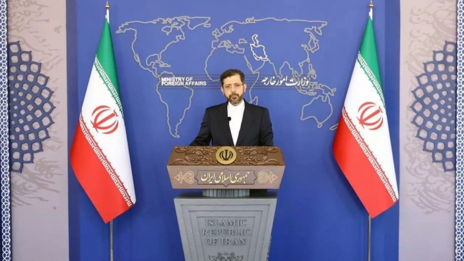 Mỹ đe dọa sử dụng phương án quân sự, Iran đáp trả cứng rắn