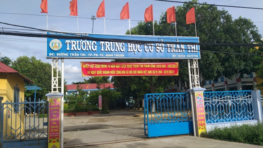 Ninh Thuận chấn chỉnh thu tiền của học sinh bất hợp lý
