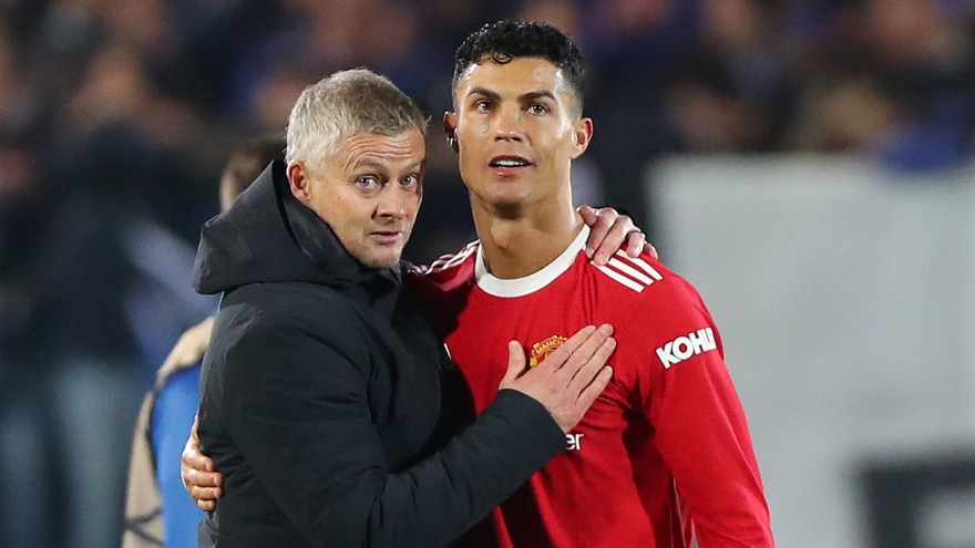 Solskjaer họp với Ronaldo để thay đổi chiến thuật của MU