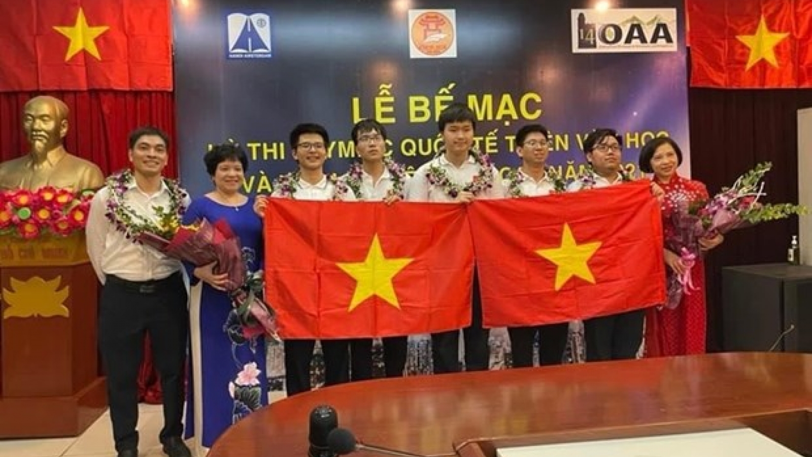 Vietnamese students win medals at Int’l Olympiad on Astronomy and Astrophysics