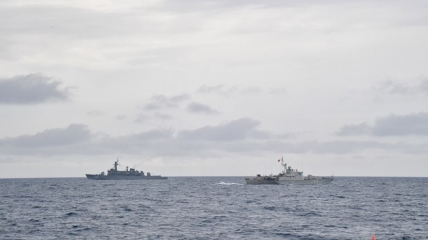 Vietnamese, Thai navies conduct 44th joint patrol