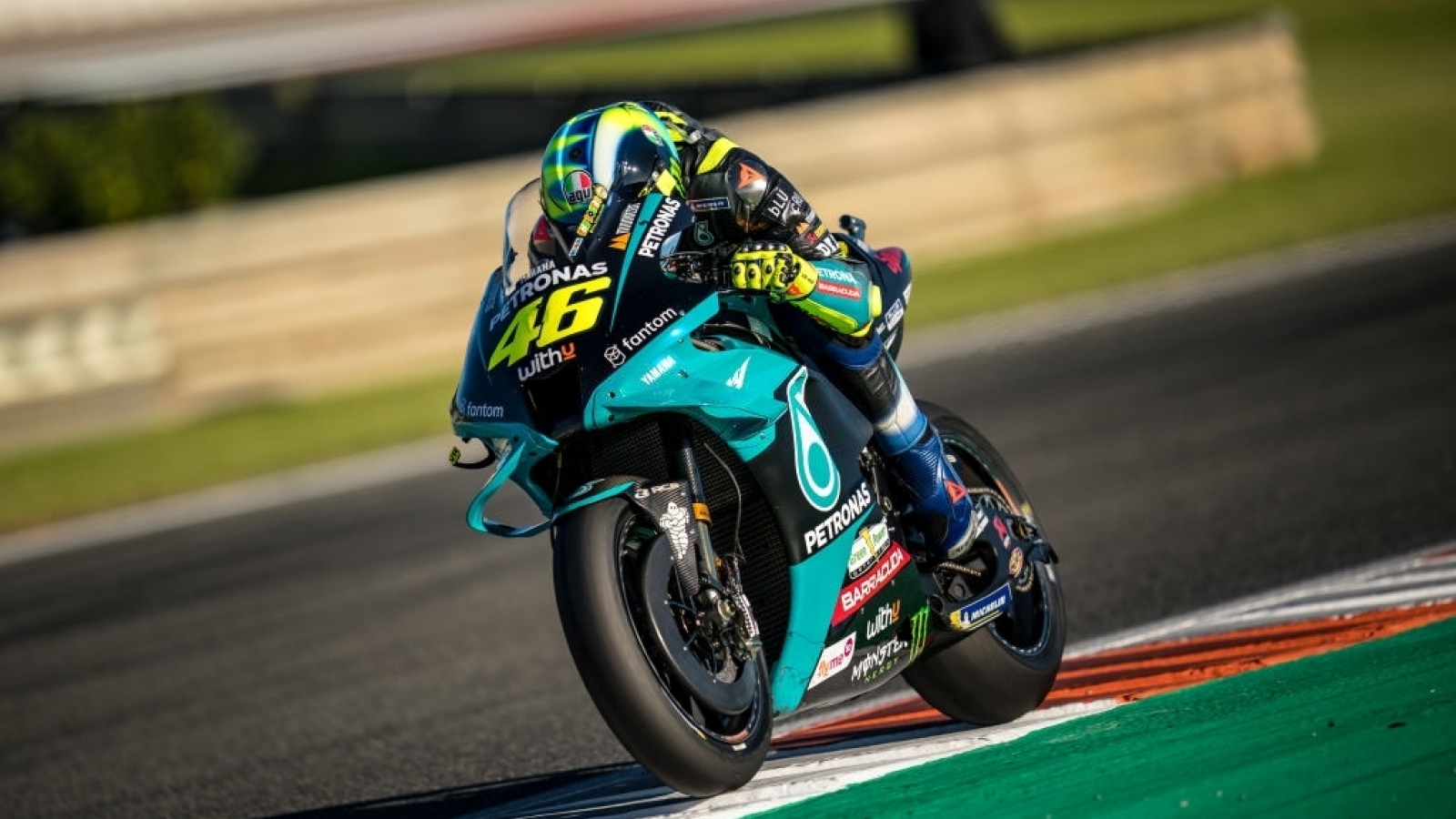 Huyền thoại MotoGP - Valentino Rossi chính thức giải nghệ ở tuổi 42 