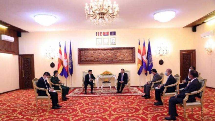 Chủ tịch Thượng viện Campuchia tiếp Đại sứ Việt Nam đến chào xã giao