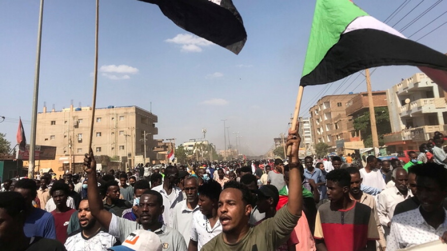 Làn sóng biểu tình tiếp diễn ở Sudan