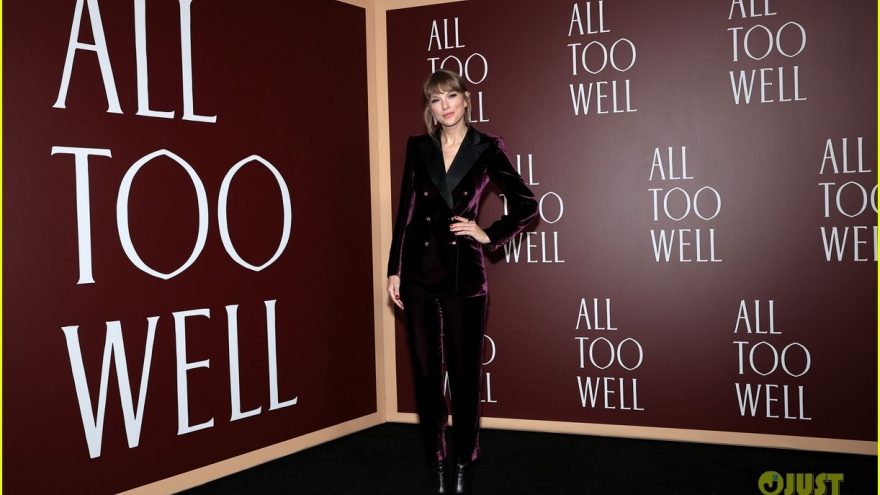 Taylor Swift diện vest thanh lịch tại buổi ra mắt phim ngắn "All Too Well"