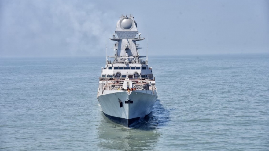 Ấn Độ đưa vào hoạt động tàu khu trục tên lửa tàng hình công nghệ cao