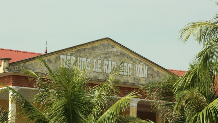 "Tiên học lễ, hậu học văn" - không chỉ là chuyện bỏ hay giữ một khẩu hiệu