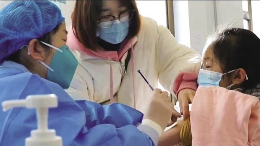Nghiên cứu của Trung Quốc: Trẻ vị thành niên cần tiêm liều vaccine Covid-19 tăng cường
