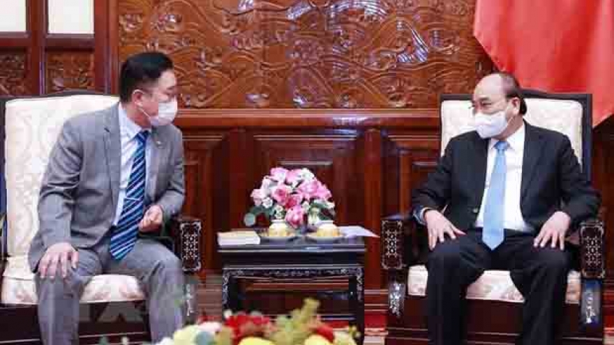 President hosts Ly descendant in RoK