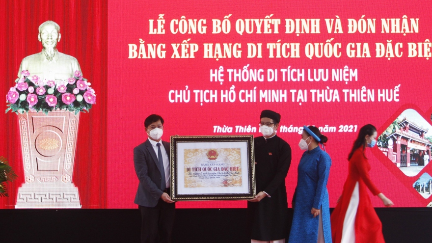 Đón nhận Bằng xếp hạng di tích Quốc gia đặc biệt hệ thống lưu niệm Chủ tịch Hồ Chí Minh