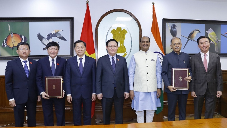 Văn phòng Quốc hội Việt Nam và Văn phòng Hạ viện Ấn Độ ký ghi nhớ hợp tác 