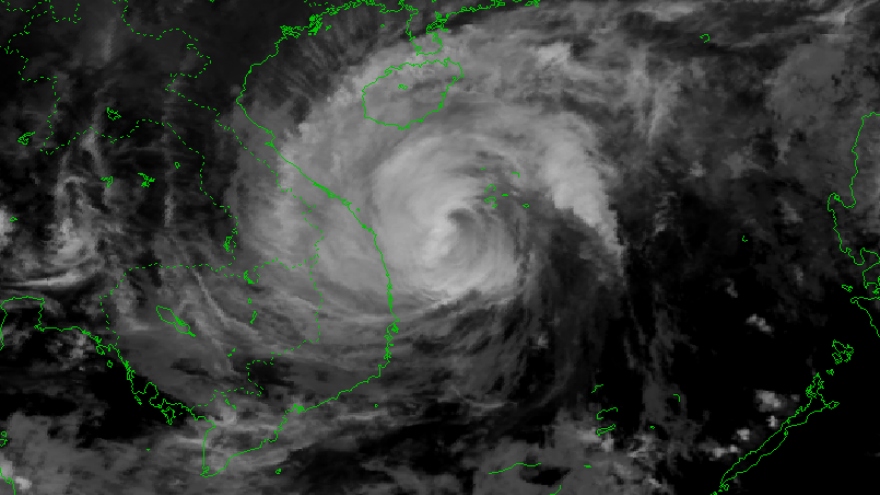 Bão số 9 suy yếu dần và đổi hướng, cách Quảng Ngãi-Bình Định khoảng 180 km