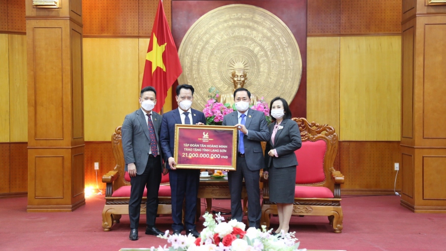 Tân Hoàng Minh đóng góp 21 tỷ đồng cho lực lượng quân sự tỉnh Lạng Sơn
