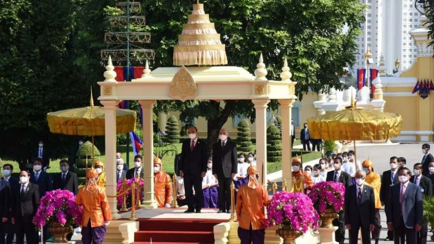 Quốc vương Campuchia chủ trì lễ đón Chủ tịch nước Nguyễn Xuân Phúc