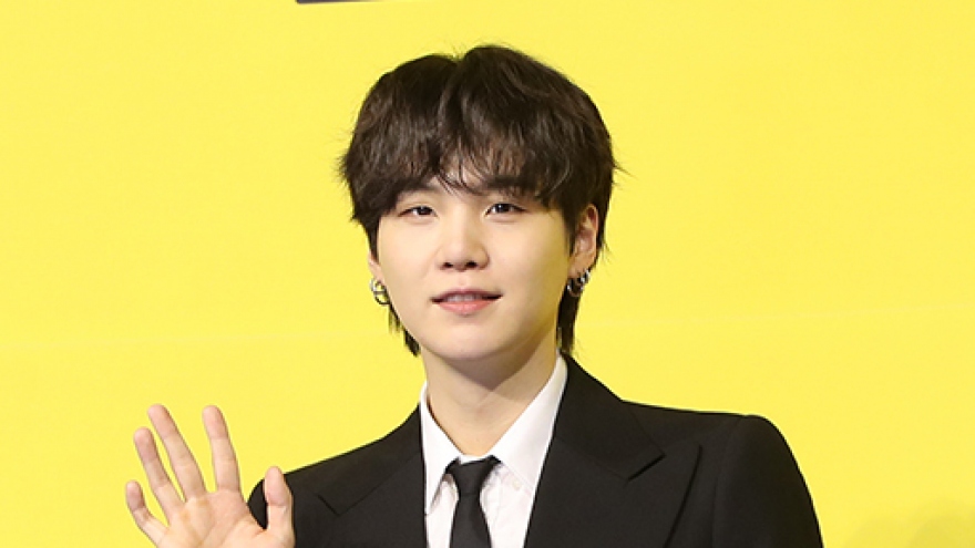 Suga (BTS) mắc Covid-19