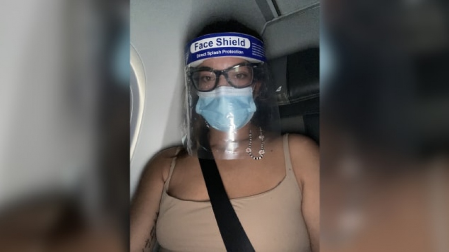 Hành khách tự nguyện nhốt mình 5 tiếng trong nhà vệ sinh trên máy bay