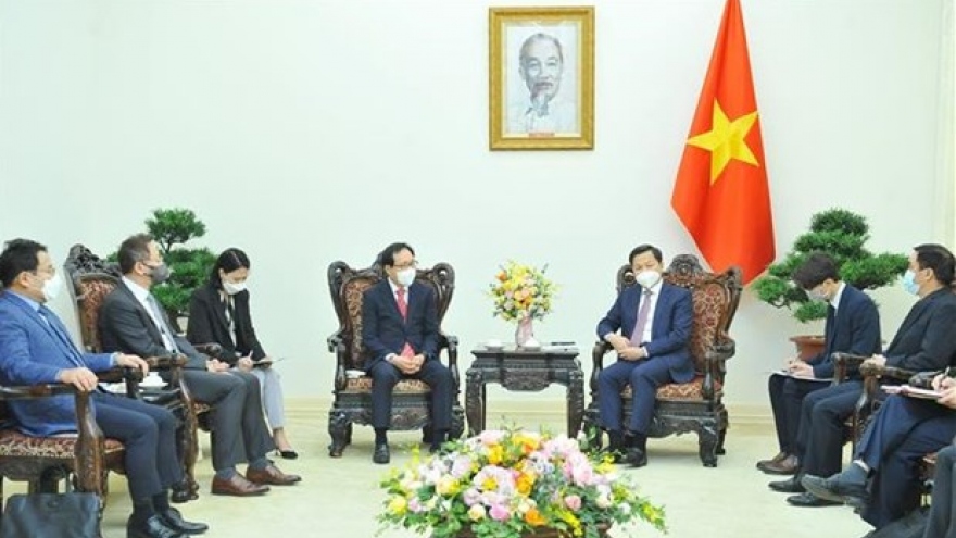 Deputy PM affirms Government support for Samsung’s long-term business strategy in Vietnam