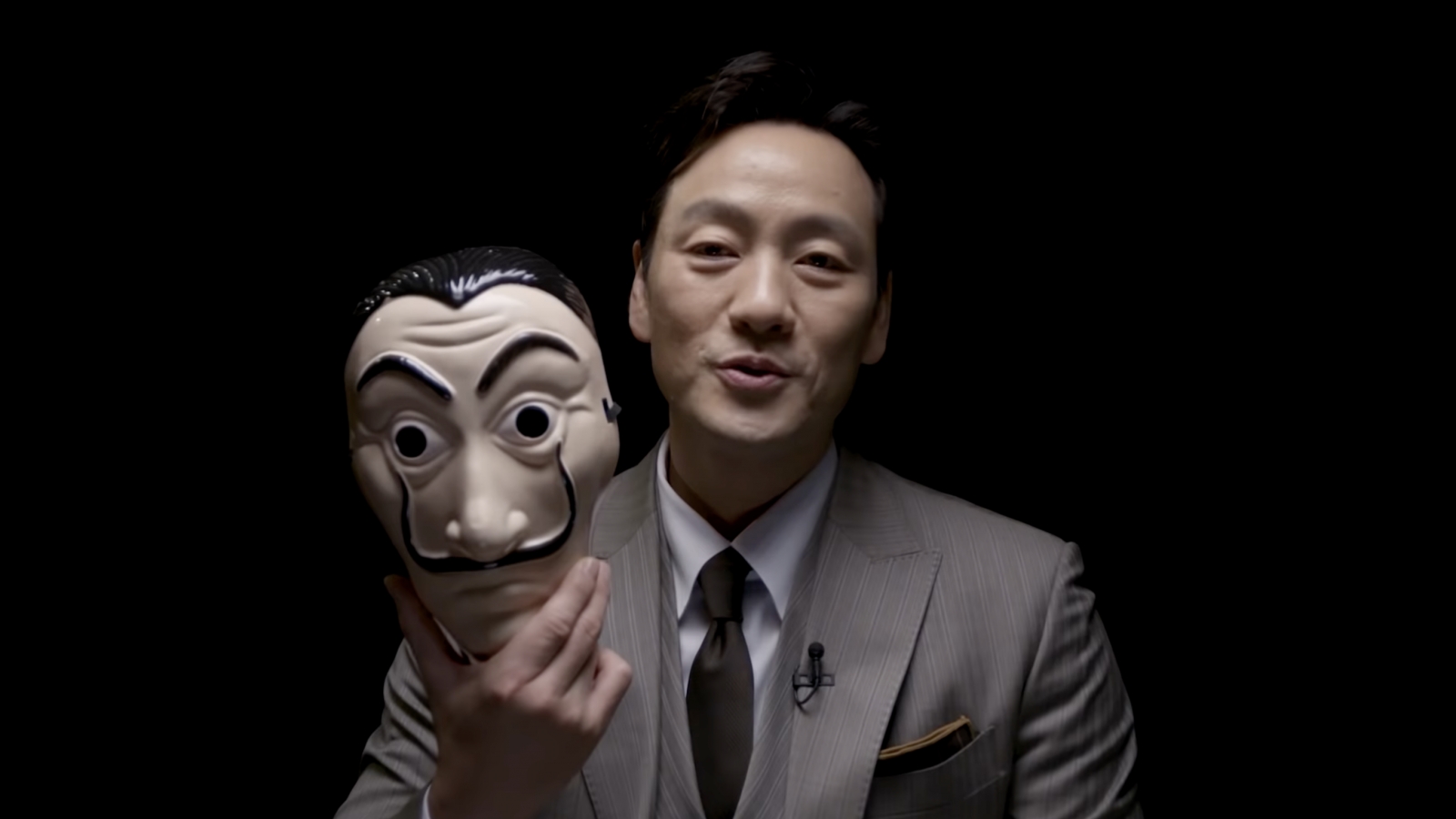 Sao "Squid game" Park Hae Soo bất ngờ xuất hiện với vai "Berlin" trong "Money Heist"