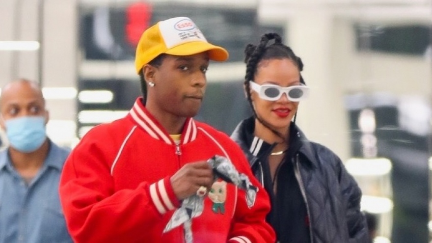 Rihanna sành điệu đi mua sắm cùng bạn trai rapper